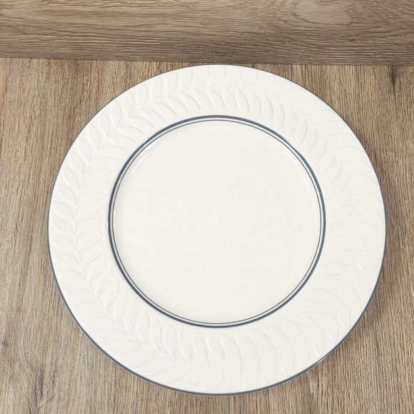 Syracuse Plates Dinnerware Serving Dishes 2 Pc. Dining Set Plates Leaf Embossed - Picture 12 of 12